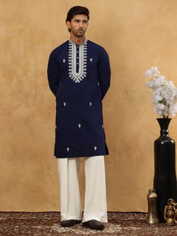 Jompers - Men Silk Navy Blue Blend Embroidered Ethnic Kurta With Pyjama