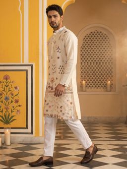 Jompers - Men White Silk Blend Floral Embroidered Kurta With Pyjama