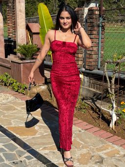 Tandul - Women Stunning Maroon Velvet Bodycon Dress