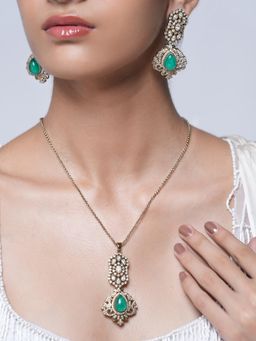 CAO JEWELLERY - Green Stone Kundan Jewellery Set