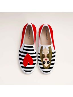 The Quirky Naari - Fashionista Slip-On Sneakers - Red