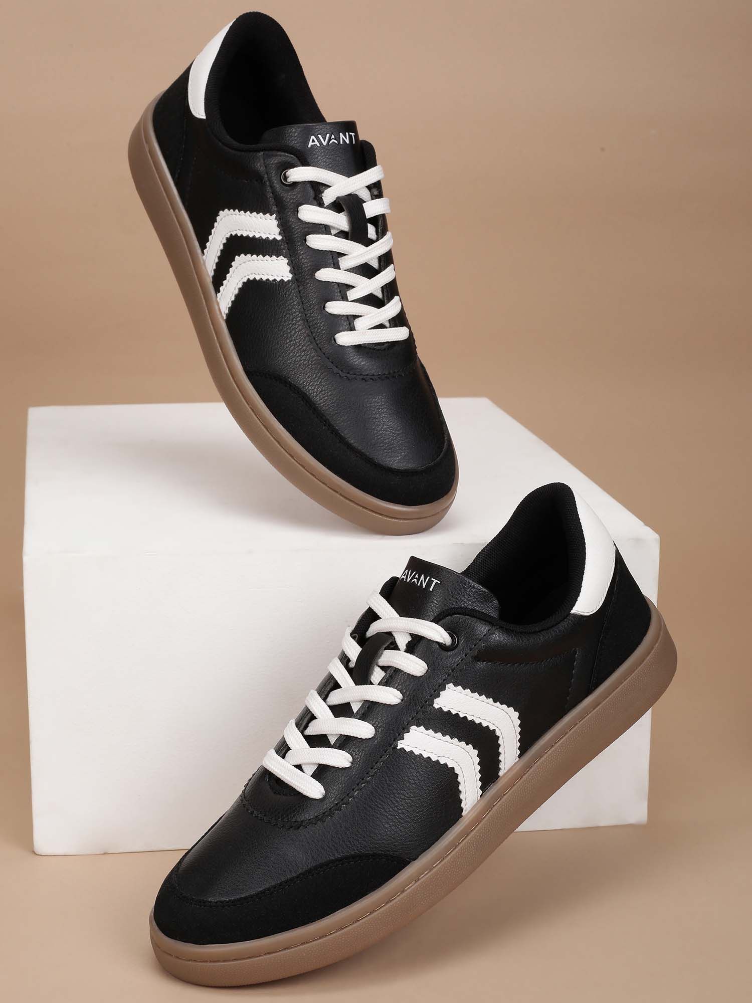 AVANT Women Era Sneakers - Black & White
