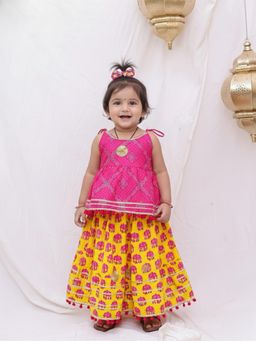BownBee - Infants Pink Pure Cotton Bandhani Printed Lehenga with Choli