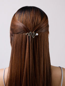 Twenty Dresses by Nykaa Fashion - Gold Embellished Hair Clip