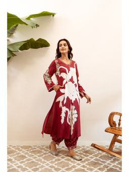 ISHIN - Embellished Quirky Printed Rayon Straight Kurta with Salwar (Set of 2)