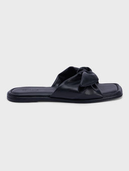 IYKYK by Nykaa Fashion - Black Solid Square Toe Knotted Flats