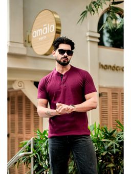 GRITSTONES - Men Maroon Contrast Placket Waffle Henley T-shirt