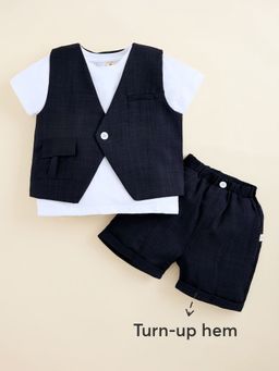 Hopscotch - 3-Piece Solid T-Shirt With Waistcoat And Shorts