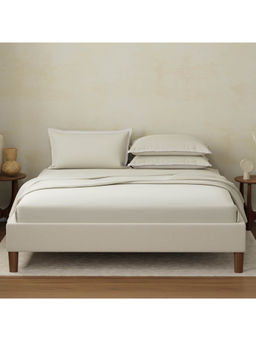 Boutique Living - Cotton Charm 400 Tc 100% Cotton Cream King Size Dyed Bedsheet With 4 Pillow Covers