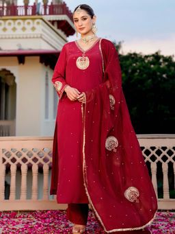 Label Madhuri Thakkar - Ruhani Maroon Embroidered Kurta with Pant and Dupatta