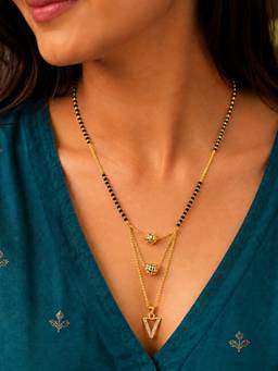 Digital Dress Room - V-Letter Short Mangalsutra