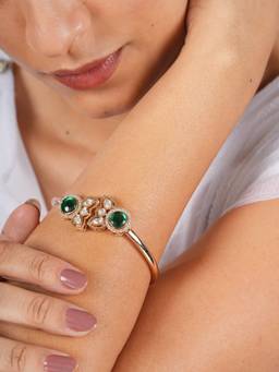 CAO JEWELLERY - Emerald Halo Bracelet