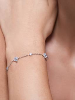CAO JEWELLERY - Shiny Zirconia Flower Bracelet