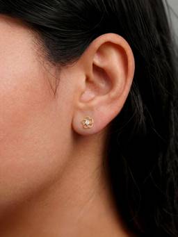 Zavya - Golden Bloom 925 Silver Stud Earrings