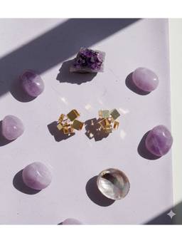 Veli Jewels - Edgy Gold Stud Earrings
