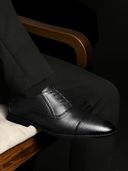 Black color option, Currently selected