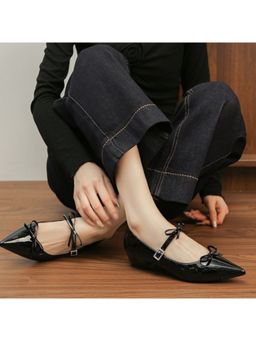 OZZARO - Women Black Signature Step Ballerina