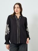 Black color option, Currently selected