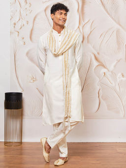 Vastramay - Mens Off White Solid Kurta with Pant and Crinkled Dupatta (Set of 3)