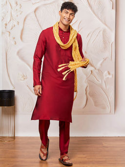 Vastramay - Mens Maroon Solid Kurta with Pant and Crinkled Dupatta (Set of 3)