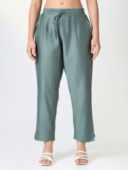 SHOWOFFFF - Women'S Green Solid Slim Fit Trousers