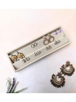 La Trove - Premium Velvet Earring Studs Organizer Sleek Jewellery Tray Cream
