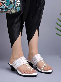 Shoetopia - Classic Heeled White Kolhapuris for Girls