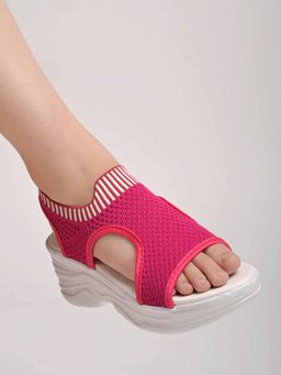 Shoetopia - Comfortable & Trendy Flatforms Magenta Sandals for Girls