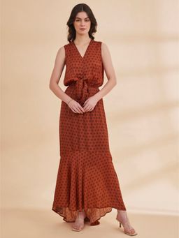 B77 - Medina Printed Sleeveless Crinkle Satin Chiffon Brown Maxi Dress