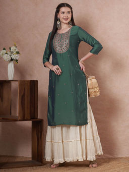 FASHOR - Women Green Embroidered Straight Fit Kurta