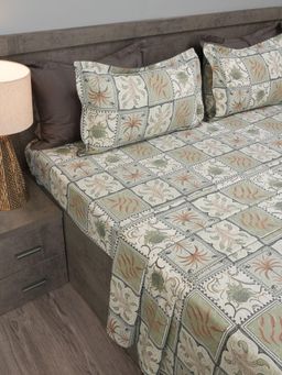 House of Owlet - Green Stylized Floral Motifs Cotton Super King Size Bedsheet With 2 Pillow Covers