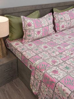 House of Owlet - Pink Stylized Floral Motifs Cotton Super King Size Bedsheet With 2 Pillow Covers
