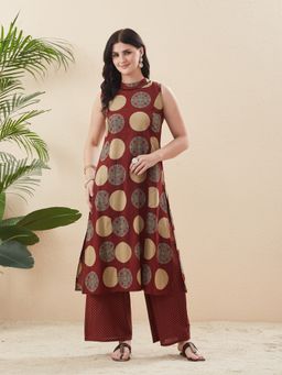 MOKOSH - Women Maroon Cotton Ethnic Motif Printed Sleeveless Handwork Kurta with Palazzo