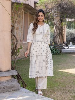 ARAMYA - Women Cream Cotton Geometric Kurta with Pant