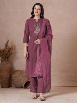 Kami Kubi - Women Pink Cotton Applique Yoke Kurta with Pant and Dupatta