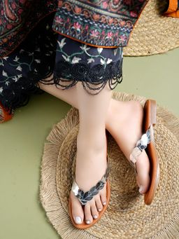 Shoetopia - Classy Embellished Silver Flats For Girls