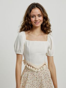 Outzidr - Beige Tassle Detail Cropped Vacay Top