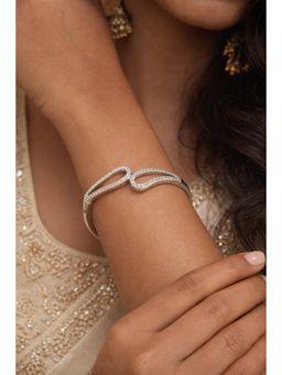 RUHA JEWELS - Stylish Silver Kada