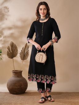 Globus - Black Potli Button Floral Scalloped Hem Straight Workwear Kurta and Pants (Set of 2)