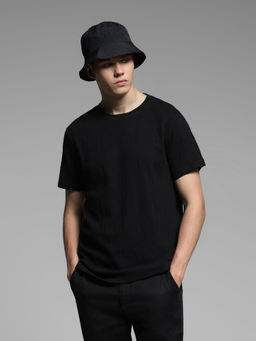 Jack & Jones - Black Self Design T-Shirt