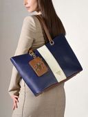 Navy Blue color option, Currently selected