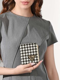 Lavie Signature - Women's Newark Zip Around Small Wallet (S)