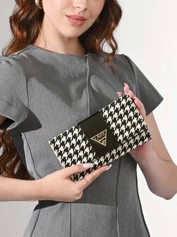 Lavie Signature - Women's Newark Zip Around Large Wallet (L)