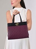 Maroon color option, Currently selected