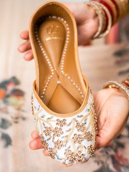 LORYPHILORY - Shahi Pari White Juttis