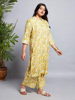 Globus - Gloplus Women Yellow Mandarin Neck Chevron Print Zari Detail Straight Plus Size Kurta & Wide Leg Pants Workwear Set