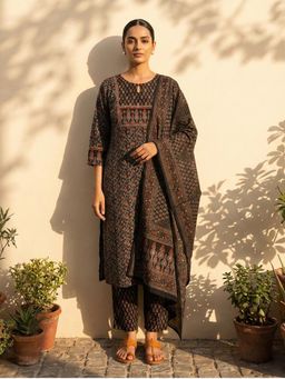 trueBrowns - Black Floral Print Straight Kurta Pant with Dupatta