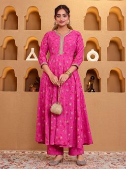 ARAMYA - Viscose Anarkali Gold Foil Print Kurta With Pant For Women Pink
