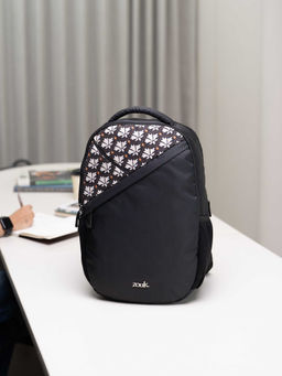 Zouk - White Printed Jute Backpack