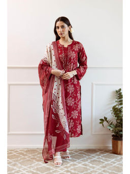 Autumnlane - Navdha Carmine Floral Kurta with Pant and Dupatta (Set of 3)